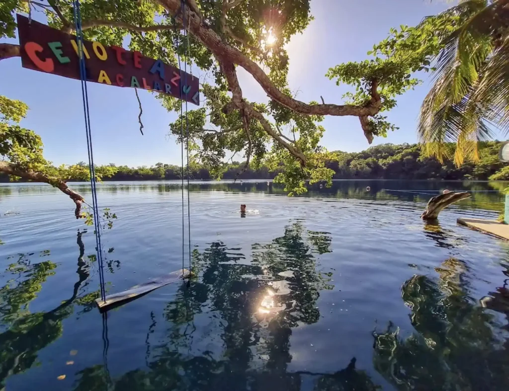 Cenote Azul Bacalar : Découvrez les secrets géologiques de ce joyau naturel